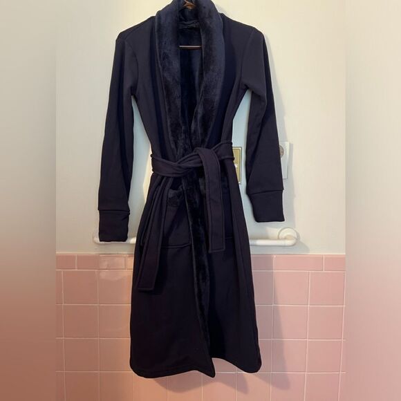 Tahari Other - Tahari Robe
